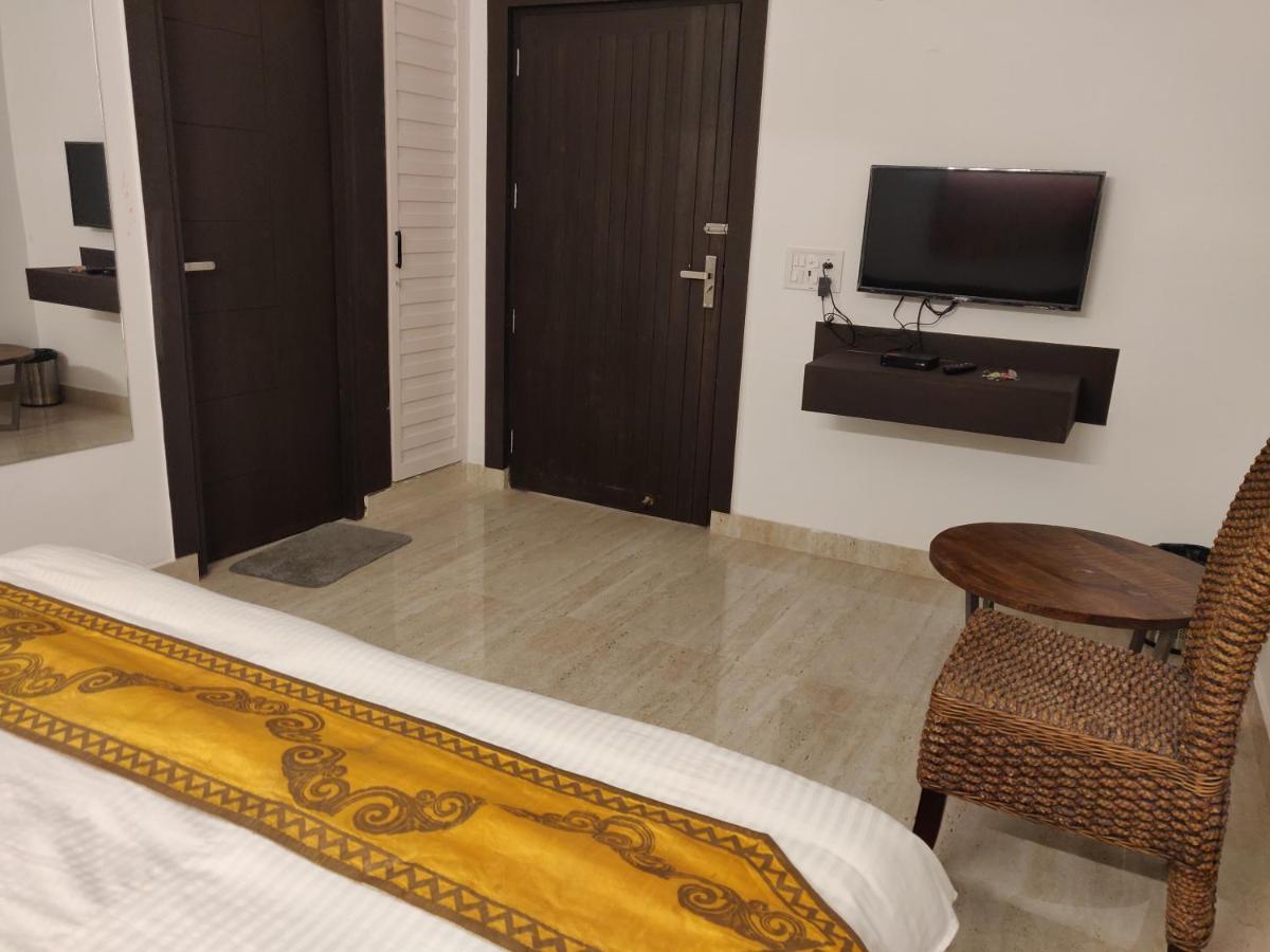 Aakritii Hotels Gurgáon Kültér fotó