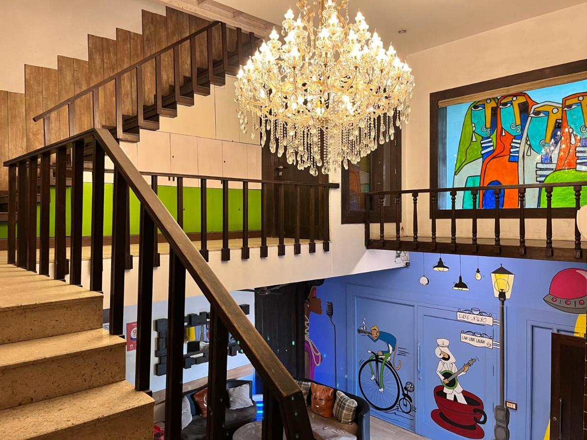 Aakritii Hotels Gurgáon Kültér fotó
