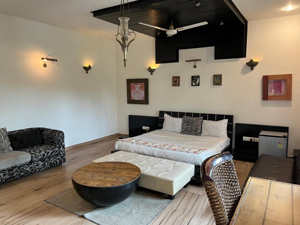 Aakritii Hotels Gurgáon Kültér fotó