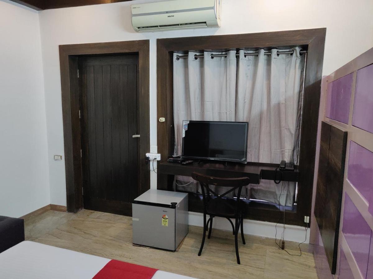 Aakritii Hotels Gurgáon Kültér fotó