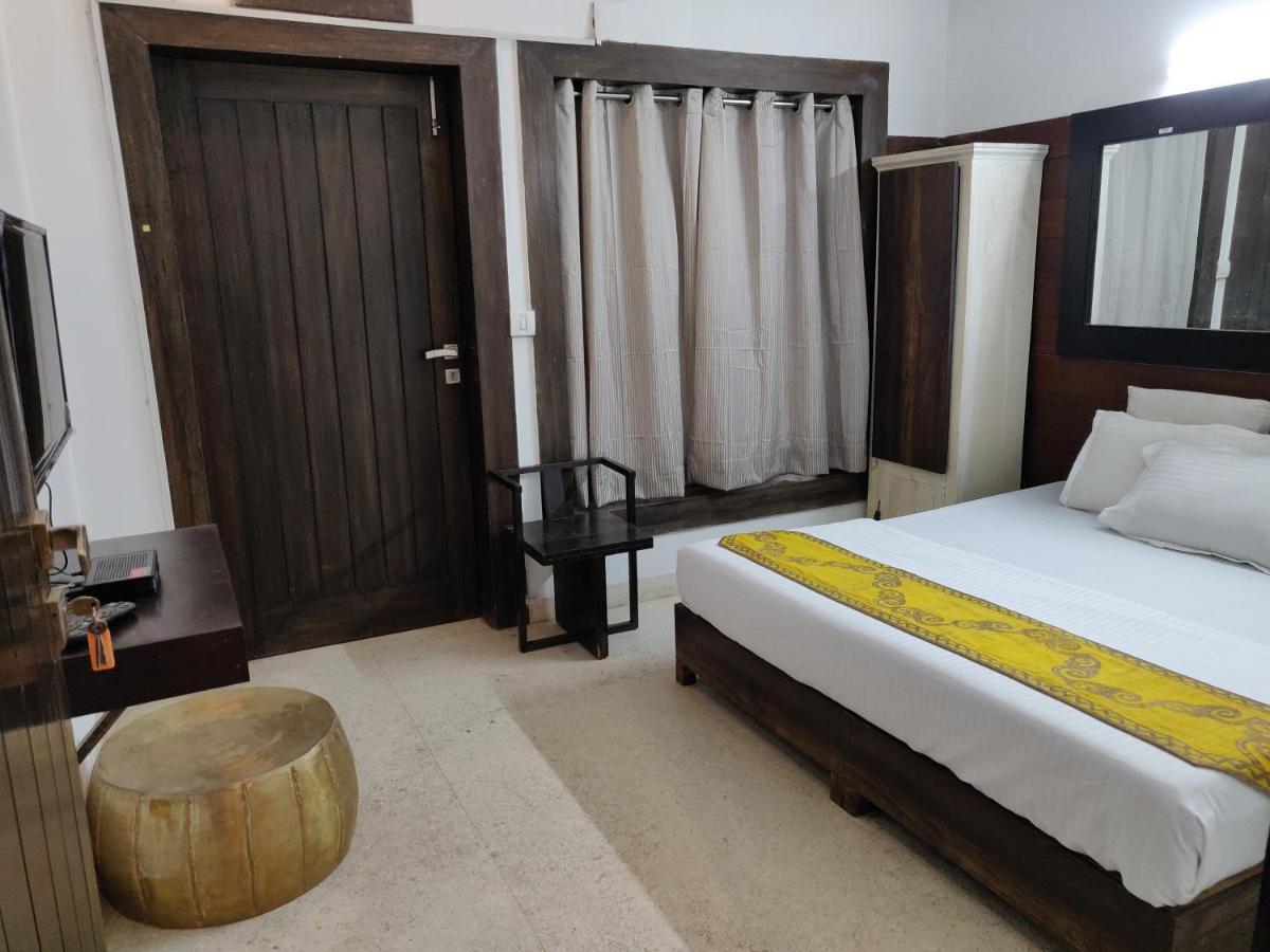 Aakritii Hotels Gurgáon Kültér fotó